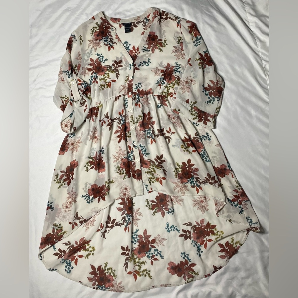 Torrid size 2 cream floral sheer high low op with adjustable sleeves